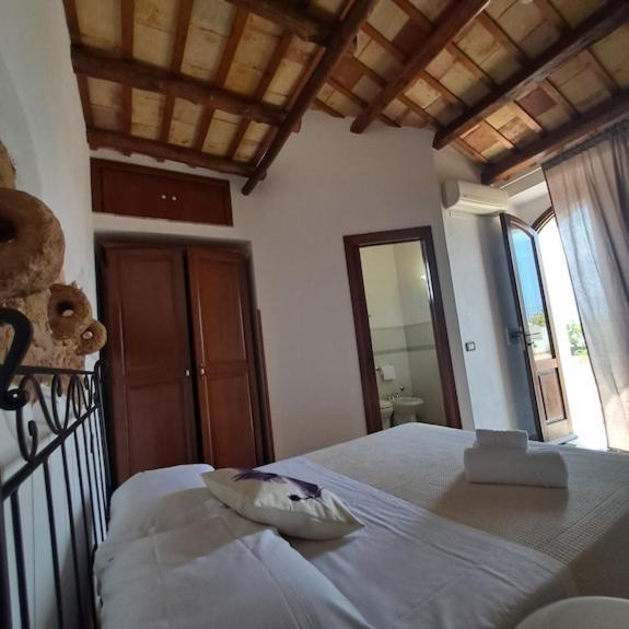 Cala Buguto Hotel *